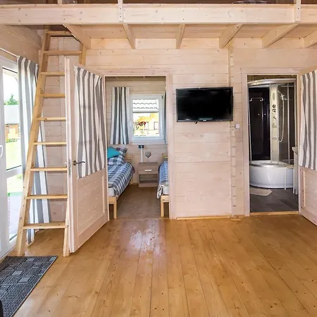 Letniskowy U Izy Camping Łeba